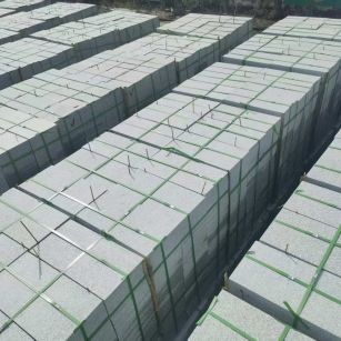 襄阳 芝麻白1.8公分火烧300*600地铺，清仓大甩卖