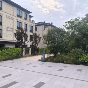 襄阳 芝麻白与芝麻白搭配铺装，尺寸1200*600