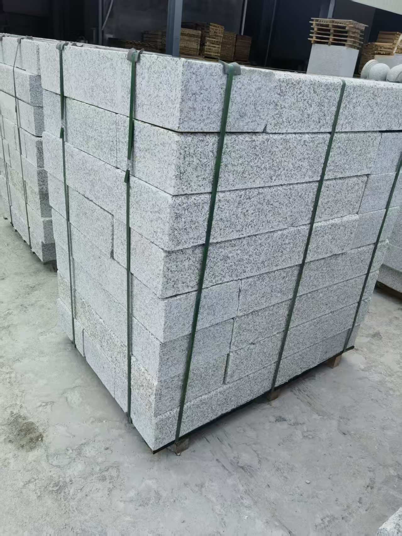 襄阳 芙蓉白火烧两面路沿石