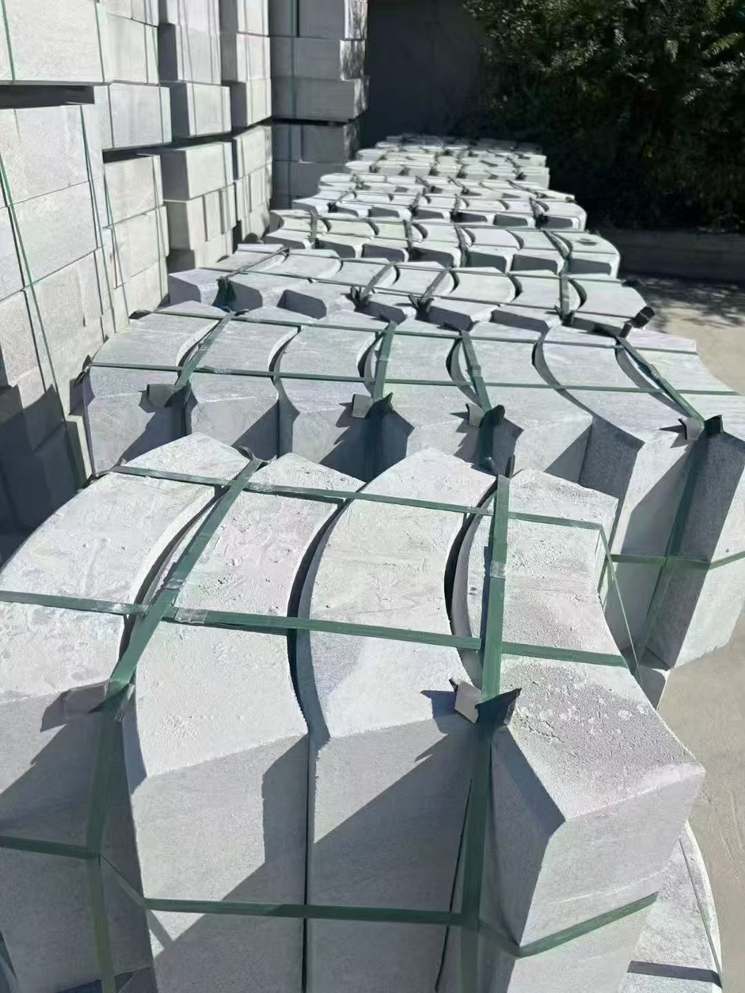 襄阳 芝麻灰弧形路沿石