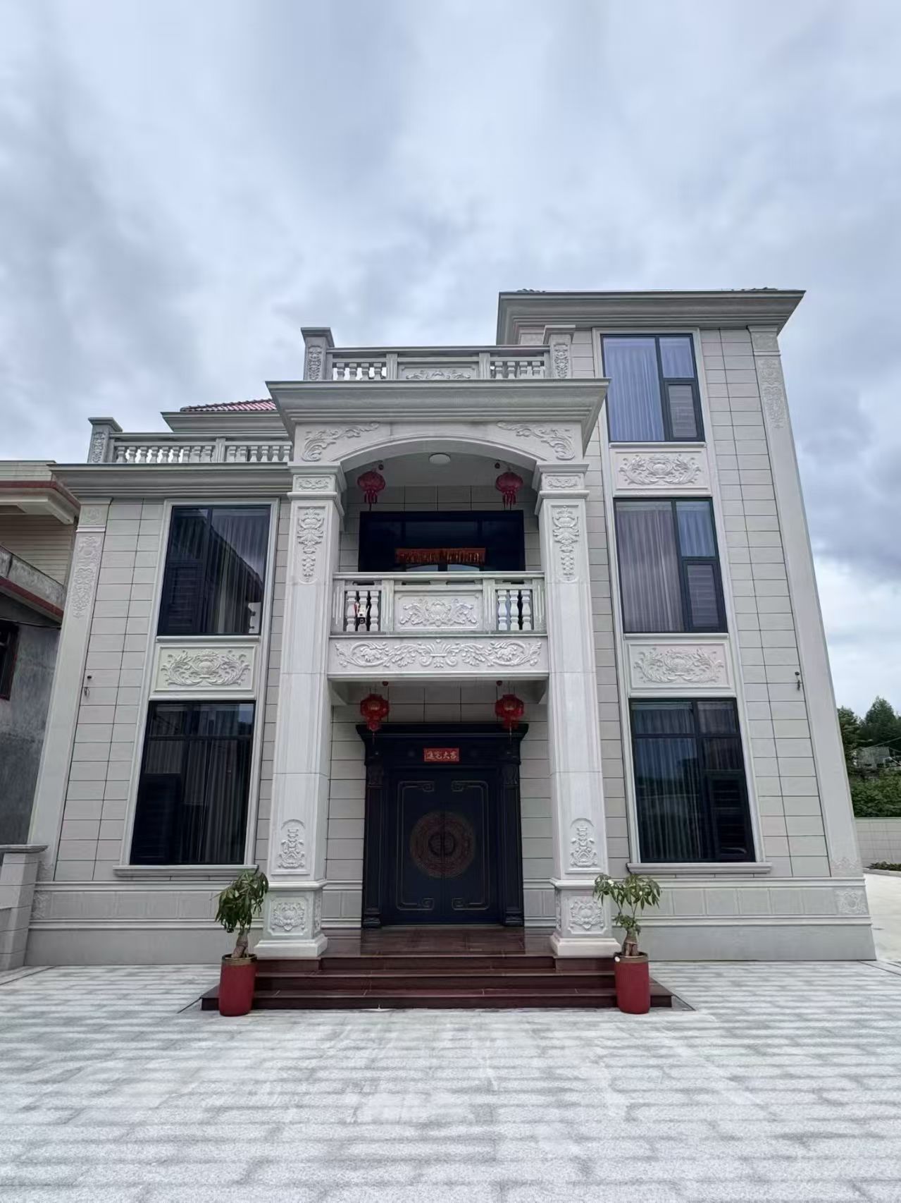 襄阳 芝麻白石材别墅干挂案例展示