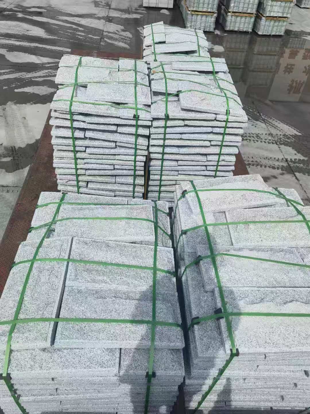 襄阳 芝麻白蘑菇石装车出货