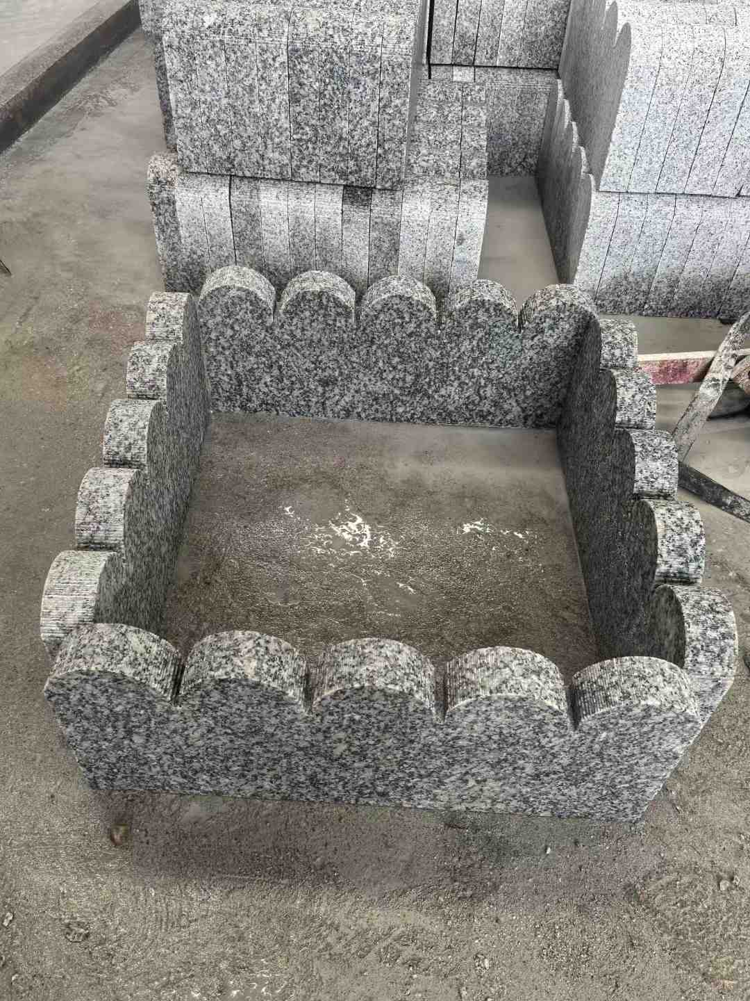 襄阳 花边石、花坛围栏石、花池界石、菜园栅栏石、镶边石、波浪状界石介绍